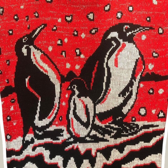 Women’s Vintage Turtle Bay Red and Black Penguin Chunky Knit Novelty Sweater - Picture 4 of 7